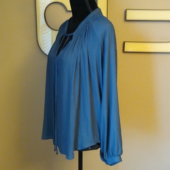 ASTR The Label Puff Sleeve Blouse - Picture 2 of 13